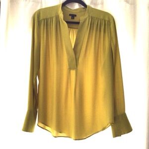 Ann Taylor Mustard Blouse Comfy fit, SZ M, EZ Care